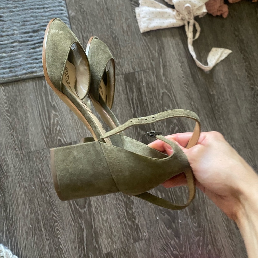 Sam Edelman high heels in olive